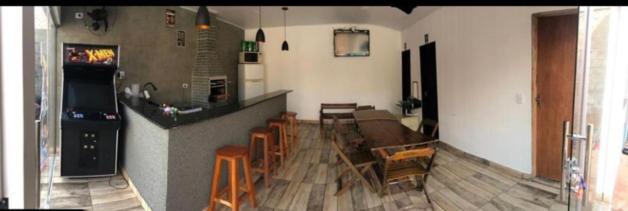 Area De Lazer Simoes Hotel Assis Luaran gambar